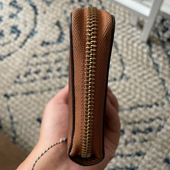 Michael Kors Wristlet - Picture 2 of 7